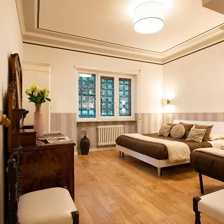 Vatican House * Roma