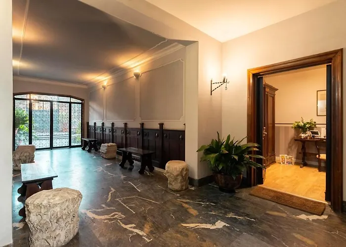 Vatican House * Roma